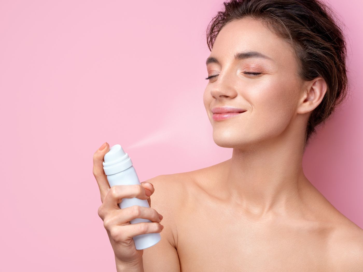 A Proper Guide To Maintain Dewy, Non-Sticky Skin In Summers