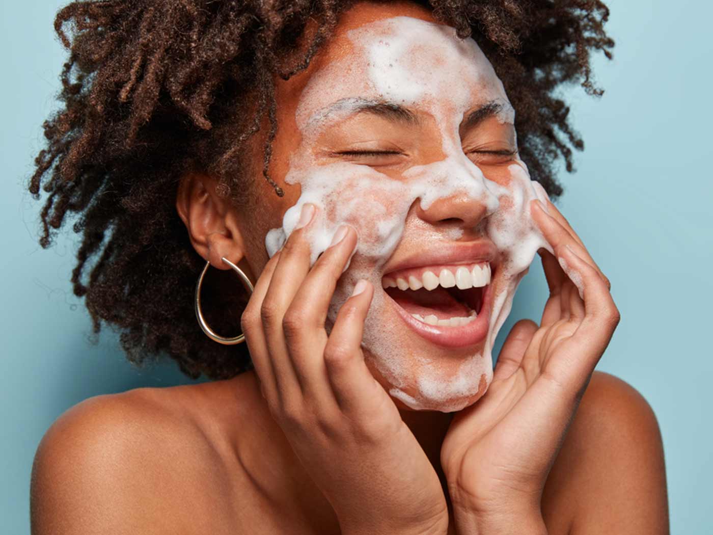 How to Use a Face Wash/ Face Cleanser: Benefits of Face Cleanser