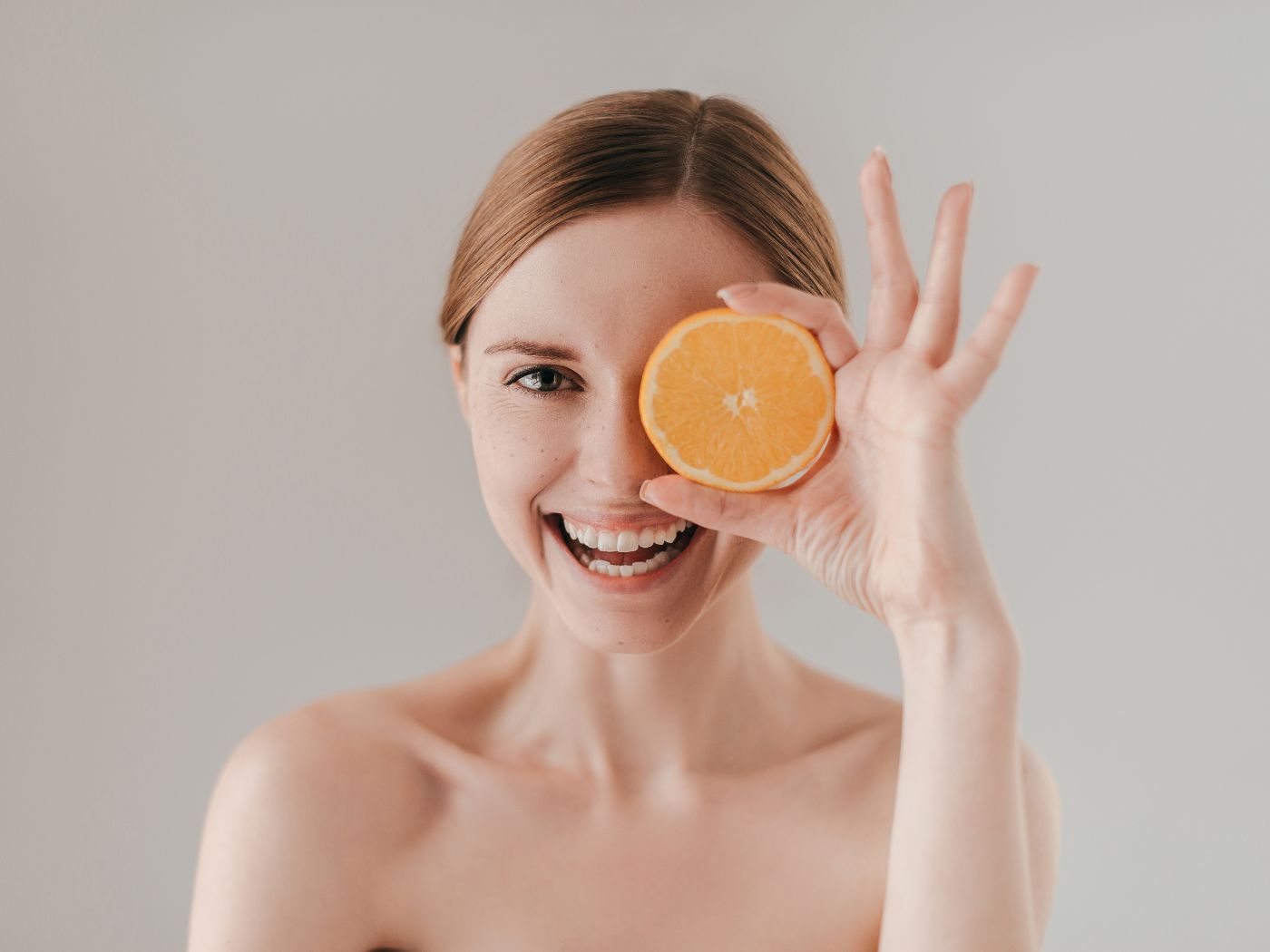 6 Beneficial Reasons to Start Using Vitamin C to Your Skin's Advantage