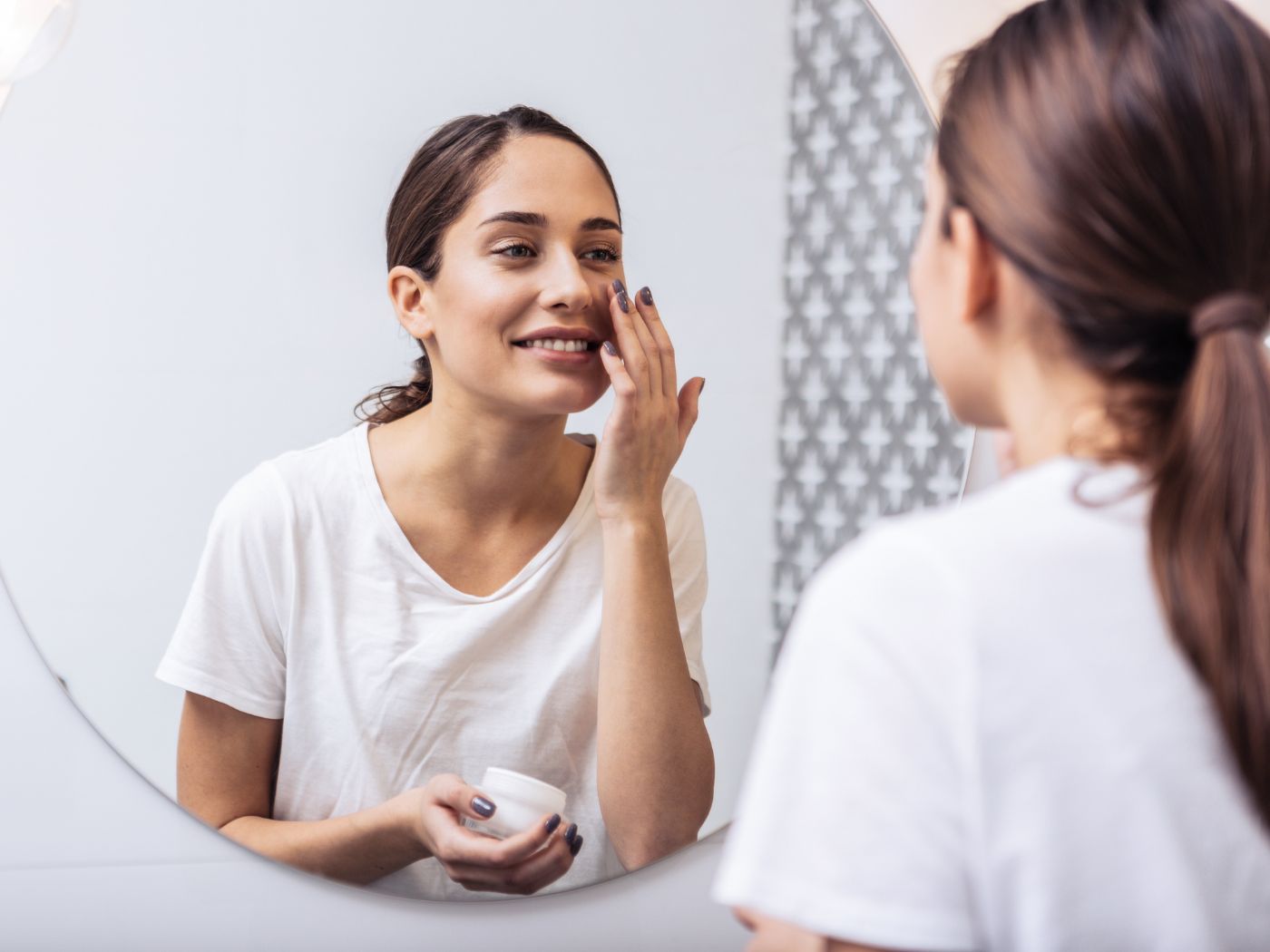 Exhaustive Skin Care Routine Vs Minimal Skin Care Routine – I Tried Both, And This Is What I Learned
